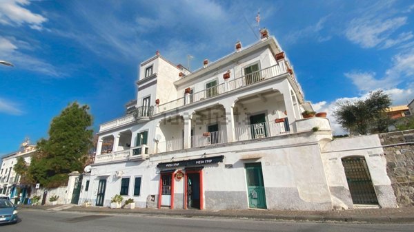 casa indipendente in vendita a Pozzuoli in zona Solfatara