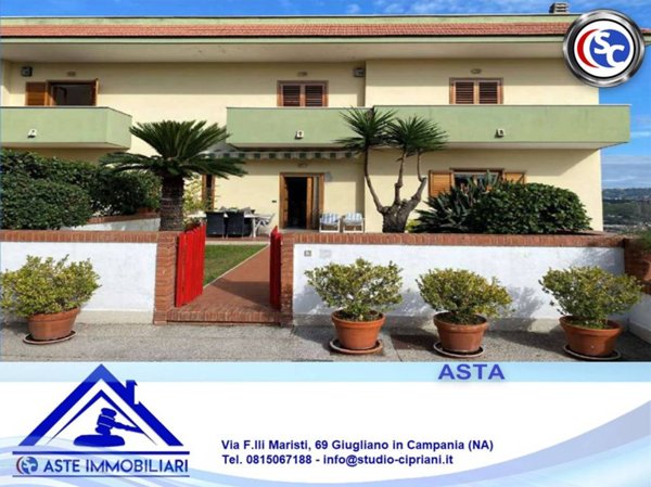 casa indipendente in vendita a Pozzuoli