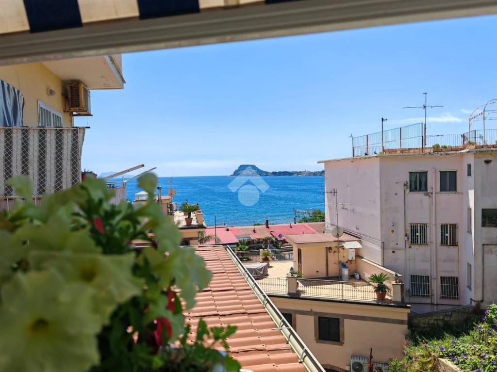 appartamento in vendita a Pozzuoli in zona Arco Felice