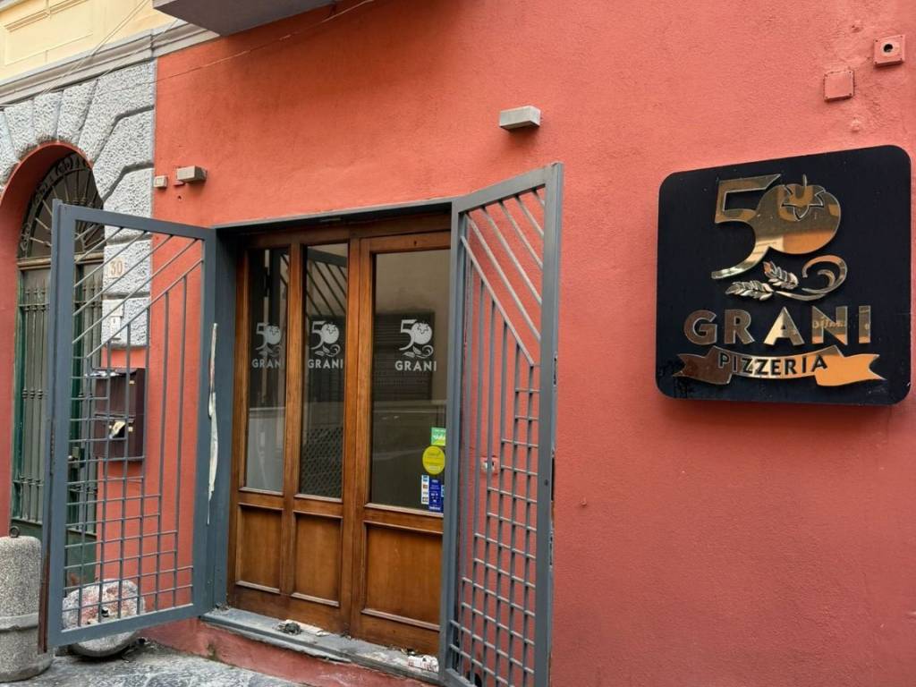 negozio in vendita a Pozzuoli