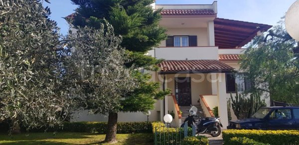 casa indipendente in vendita a Pozzuoli in zona Cuma