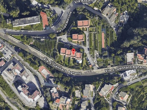 casa indipendente in vendita a Pozzuoli