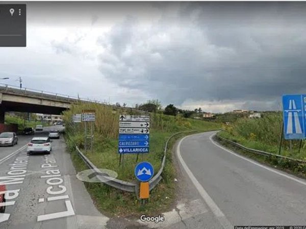 casa indipendente in vendita a Pozzuoli