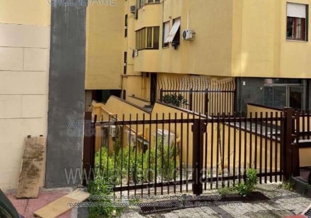 locale commerciale in vendita a Pozzuoli