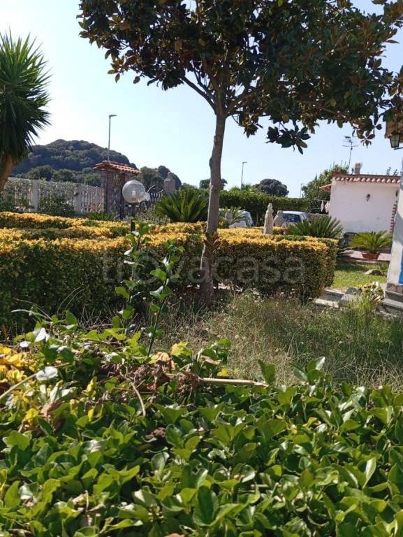 casa indipendente in vendita a Pozzuoli in zona Cuma