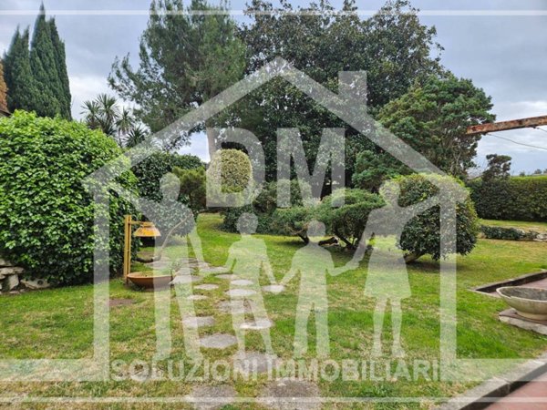 casa indipendente in vendita a Pozzuoli