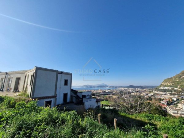 casa indipendente in vendita a Pozzuoli