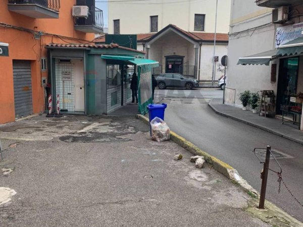 negozio in vendita a Pozzuoli in zona Arco Felice