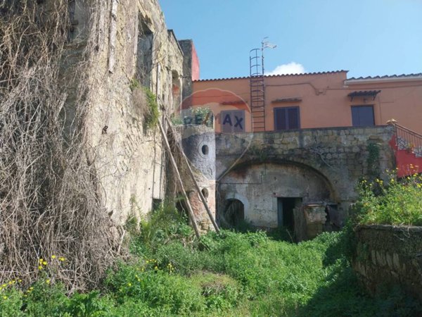 casa indipendente in vendita a Pozzuoli