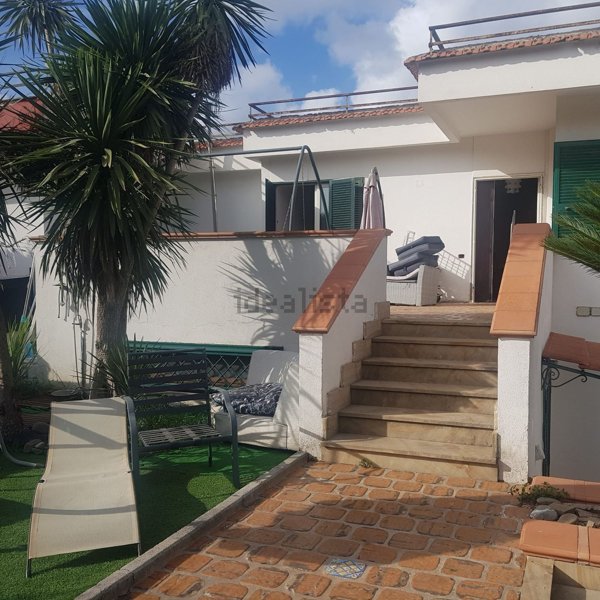 casa indipendente in vendita a Pozzuoli