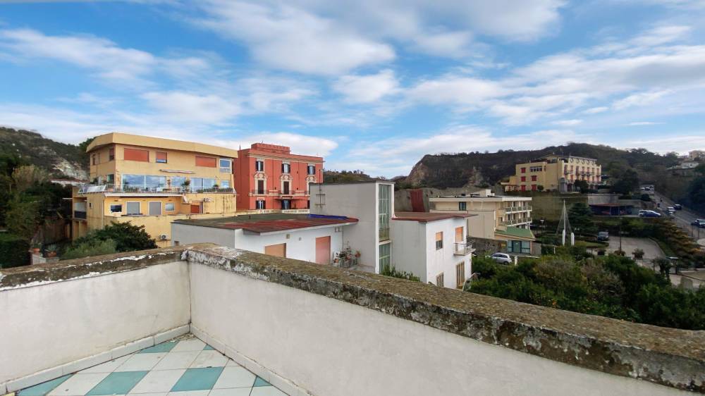 casa indipendente in vendita a Pozzuoli in zona Solfatara