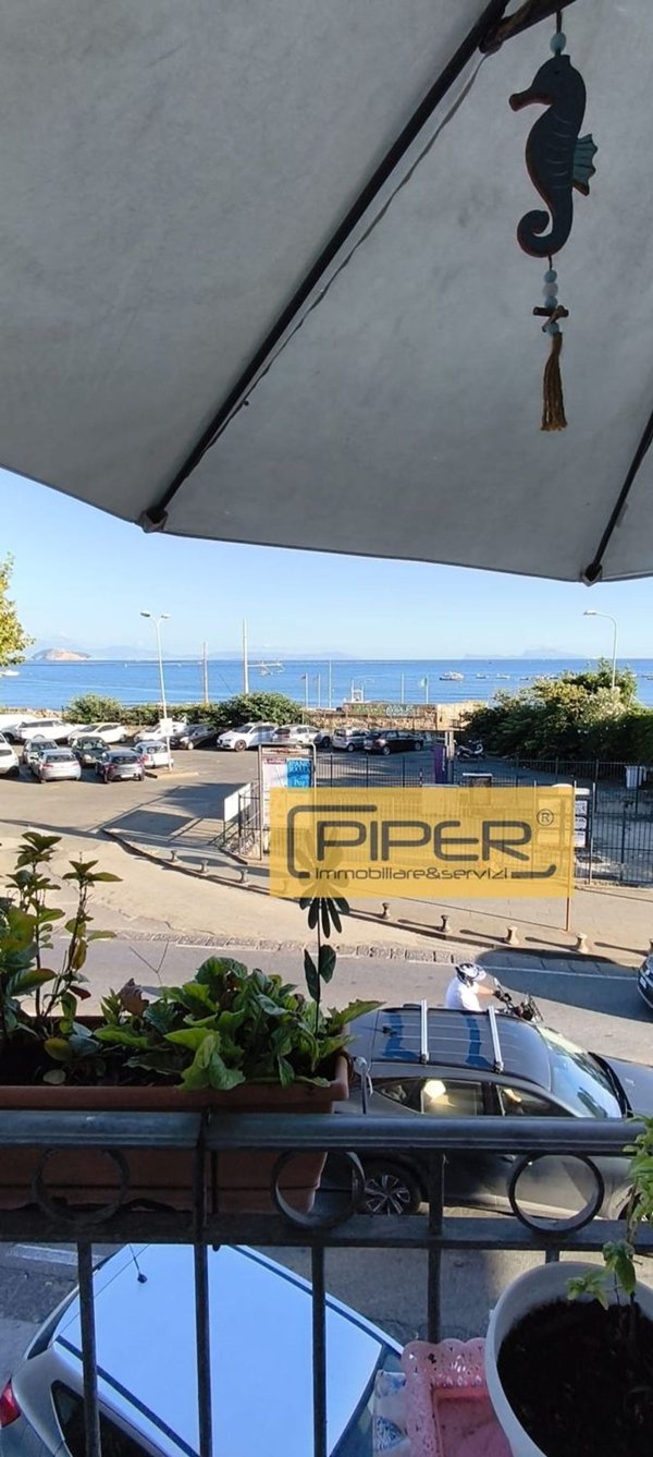 appartamento in vendita a Pozzuoli in zona Lucrino