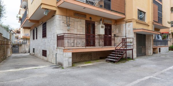 appartamento in vendita a Pozzuoli in zona Solfatara