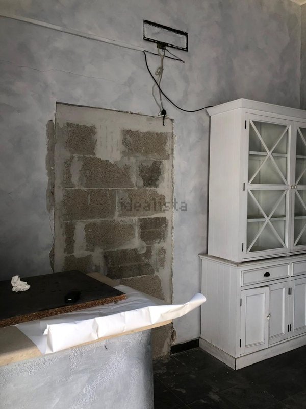 negozio in vendita a Pozzuoli