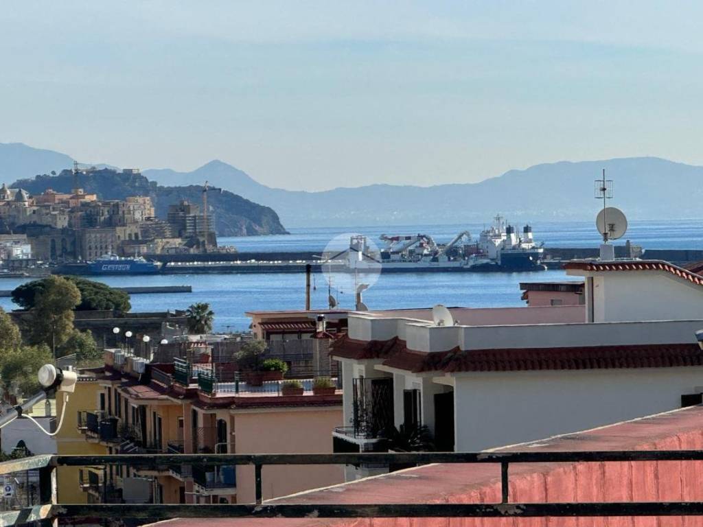 appartamento in vendita a Pozzuoli in zona Arco Felice