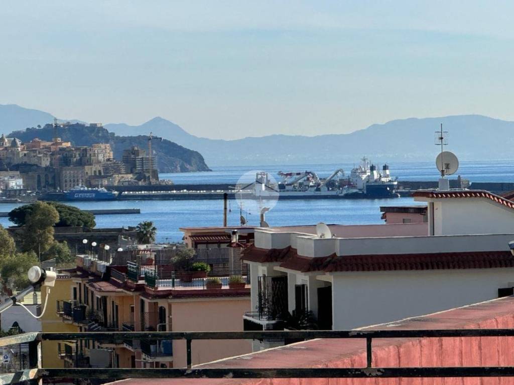 appartamento in vendita a Pozzuoli in zona Arco Felice