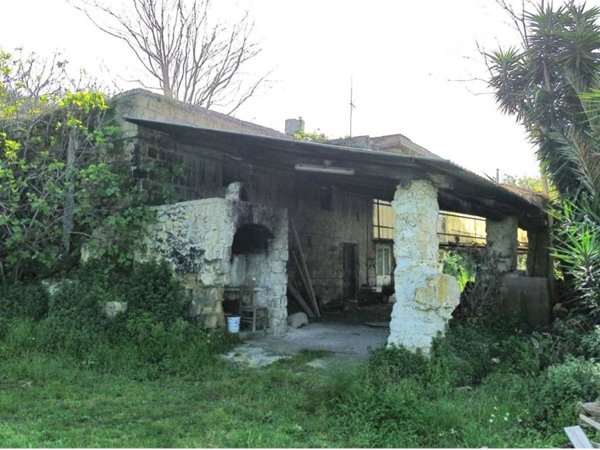 casa indipendente in vendita a Pozzuoli in zona Monterusciello