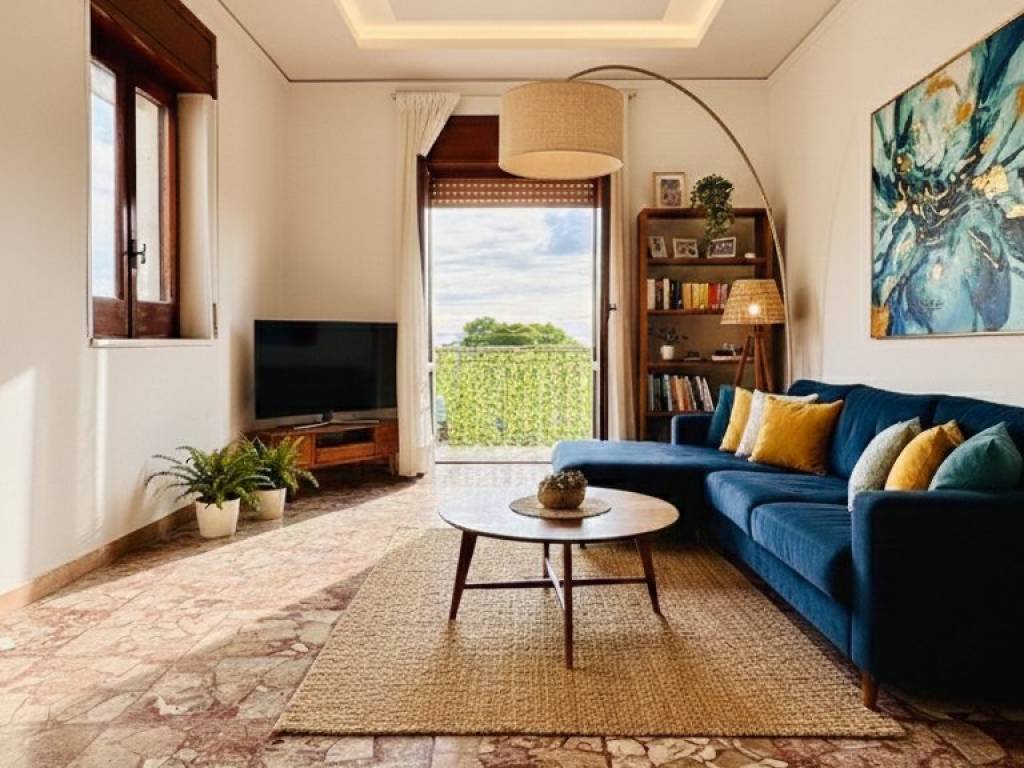 appartamento in vendita a Pozzuoli in zona Solfatara