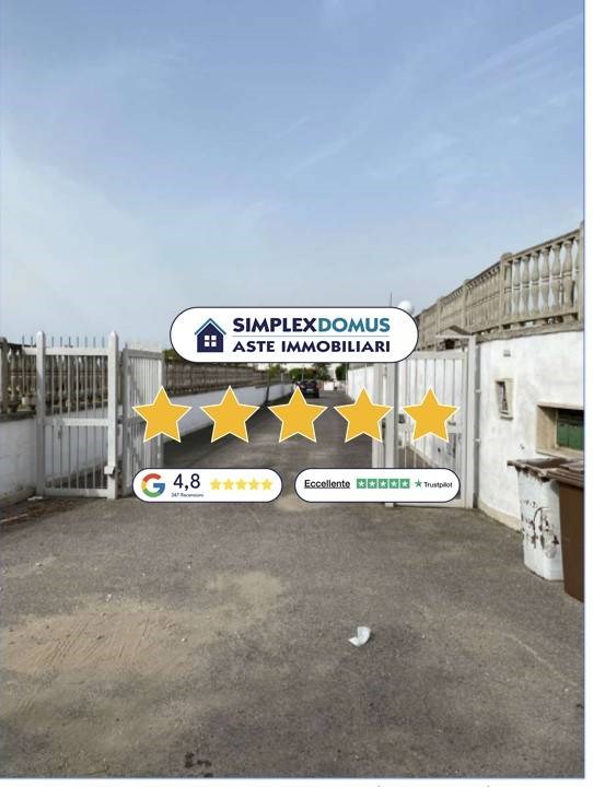 casa indipendente in vendita a Pozzuoli in zona Licola Lido