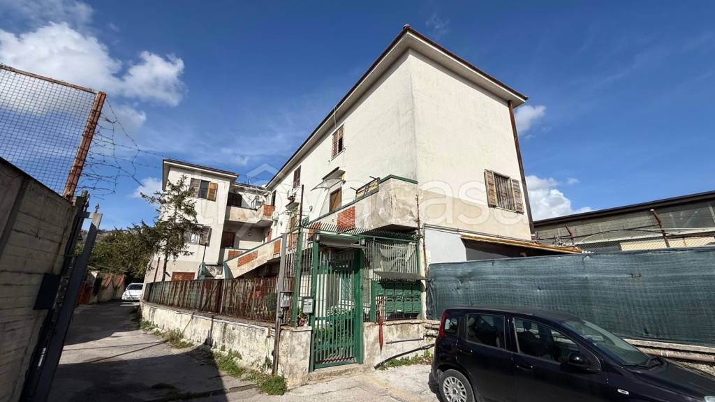 appartamento in vendita a Pozzuoli in zona Solfatara