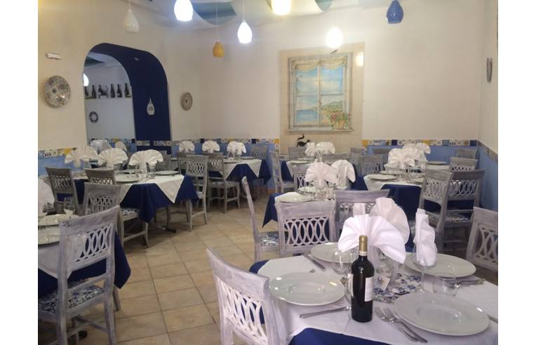 locale commerciale in vendita a Pozzuoli