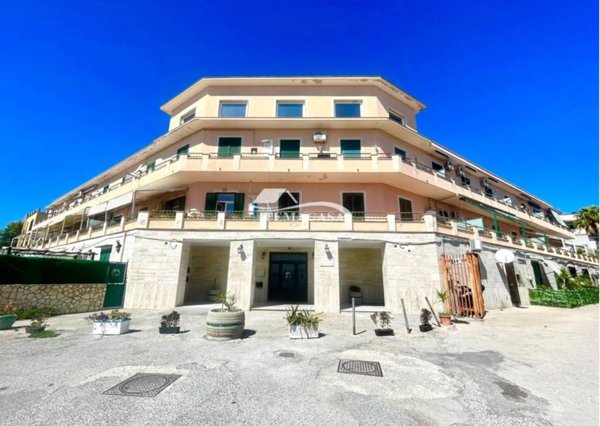 appartamento in vendita a Pozzuoli in zona Arco Felice