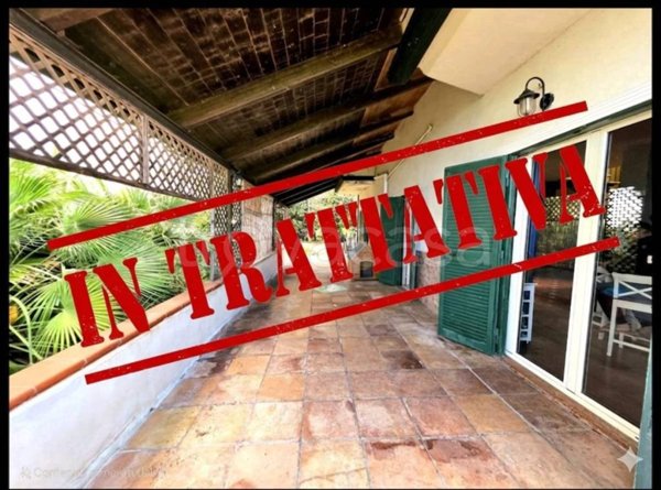 casa indipendente in vendita a Pozzuoli