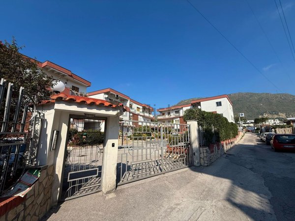appartamento in vendita a Pozzuoli in zona Arco Felice