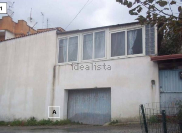 intera palazzina in vendita a Pozzuoli in zona Monterusciello