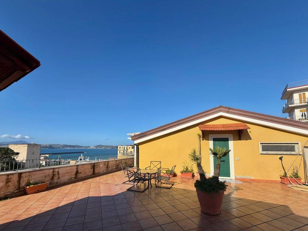 appartamento in vendita a Pozzuoli