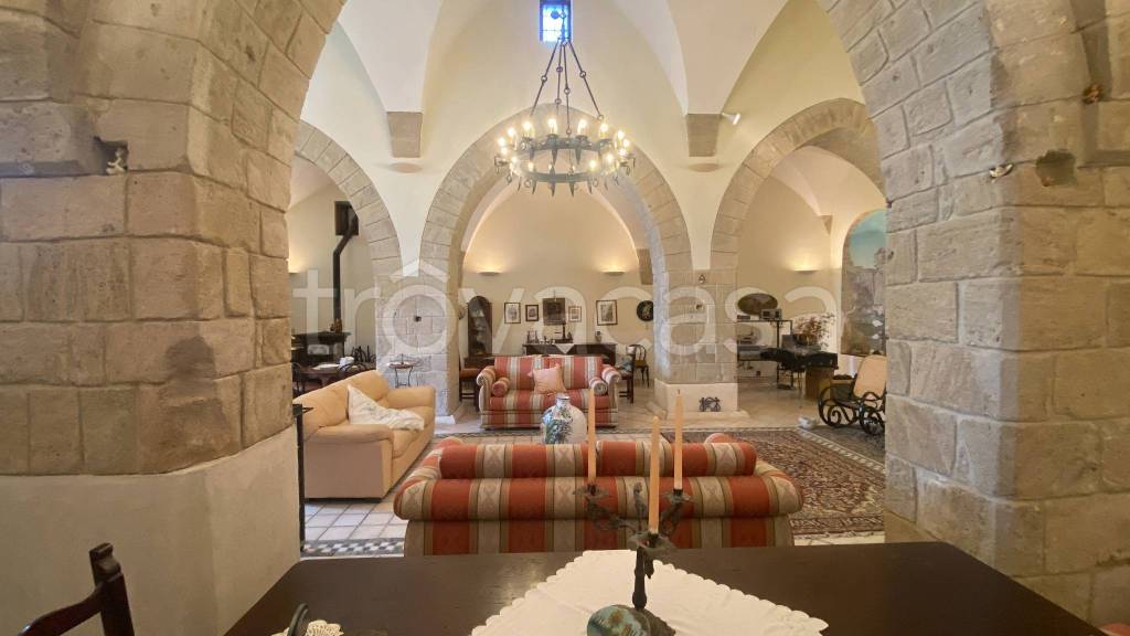 casa indipendente in vendita a Pozzuoli in zona Monterusciello