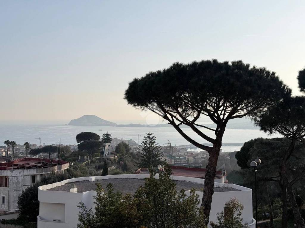 casa indipendente in vendita a Pozzuoli in zona Cuma