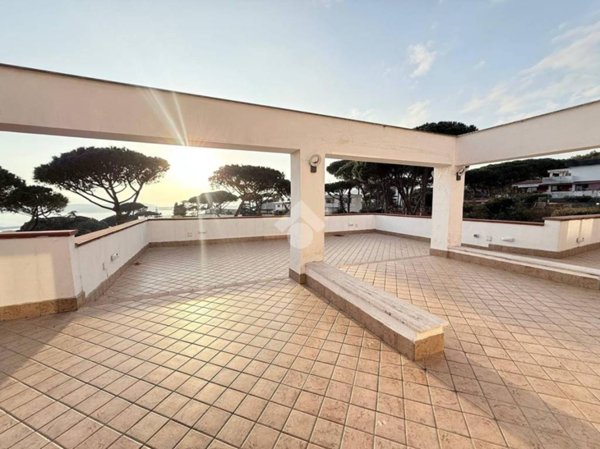 casa indipendente in vendita a Pozzuoli