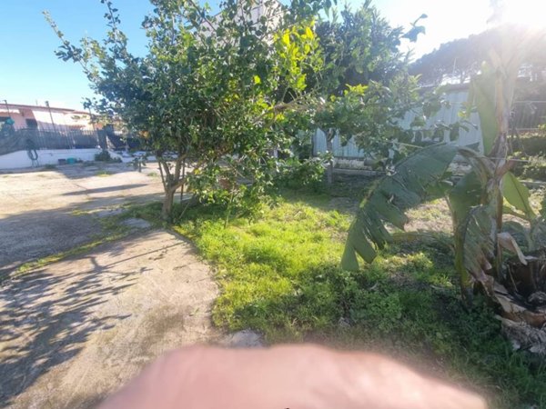 casa indipendente in vendita a Pozzuoli in zona Monterusciello