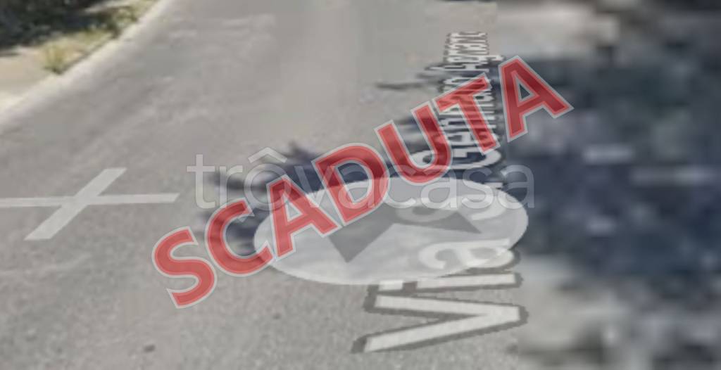 negozio in vendita a Pozzuoli