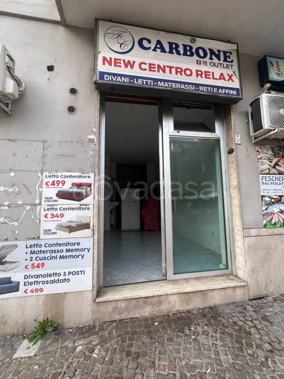 negozio in vendita a Pozzuoli