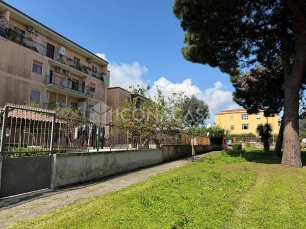 appartamento in vendita a Pozzuoli in zona Monterusciello