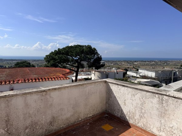 appartamento in vendita a Pozzuoli in zona Licola Lido