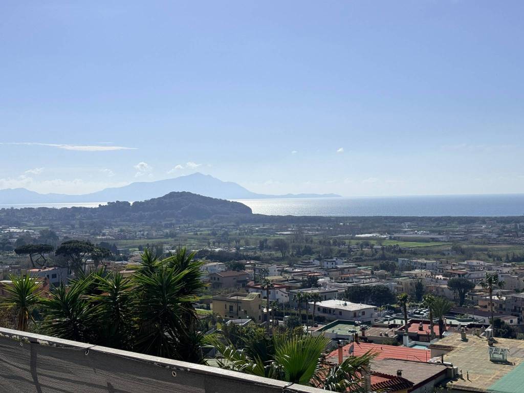 appartamento in vendita a Pozzuoli in zona Licola Lido