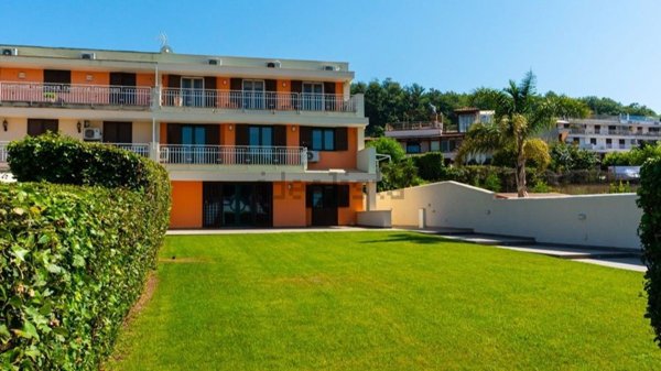 casa indipendente in vendita a Pozzuoli in zona Monterusciello