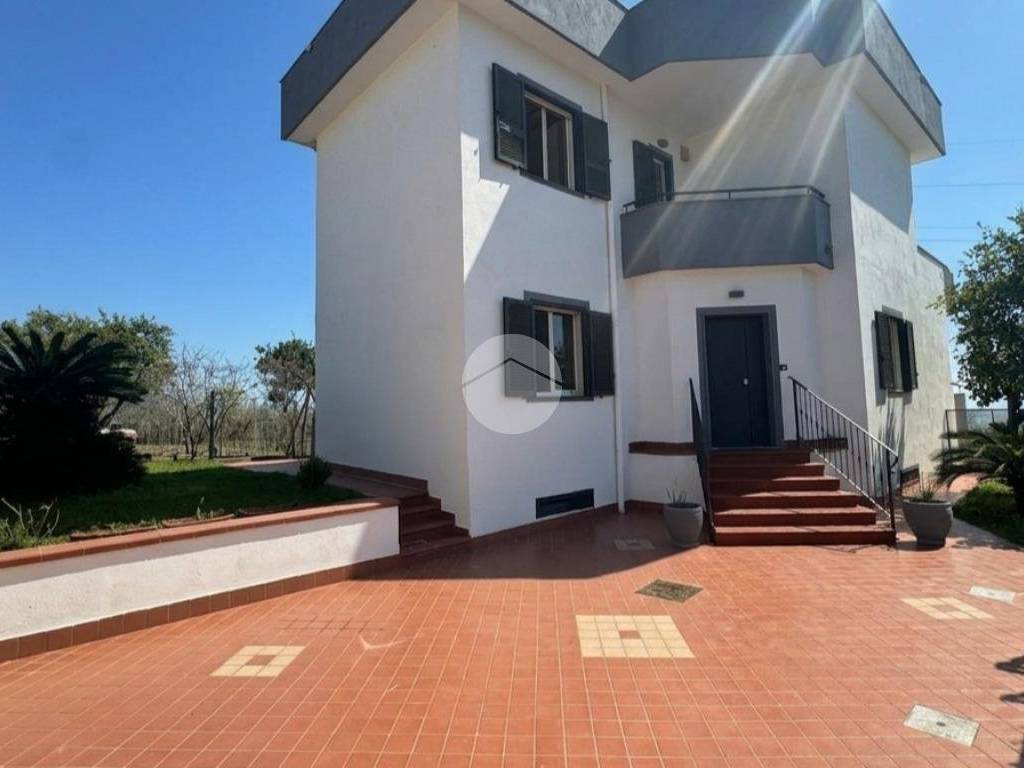 casa indipendente in vendita a Pozzuoli in zona Arco Felice