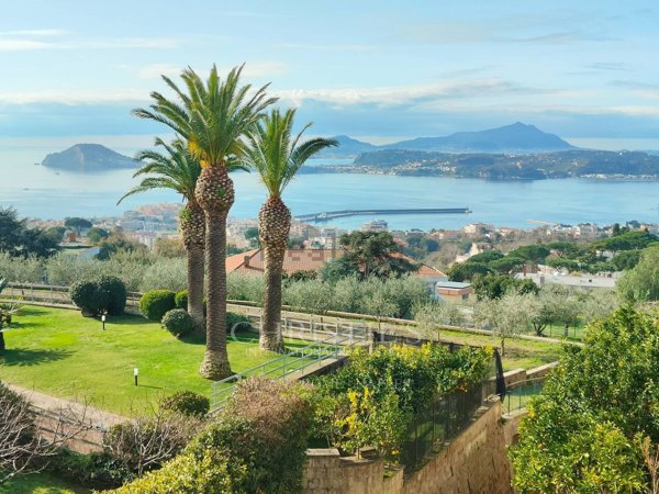 appartamento in vendita a Pozzuoli in zona Solfatara
