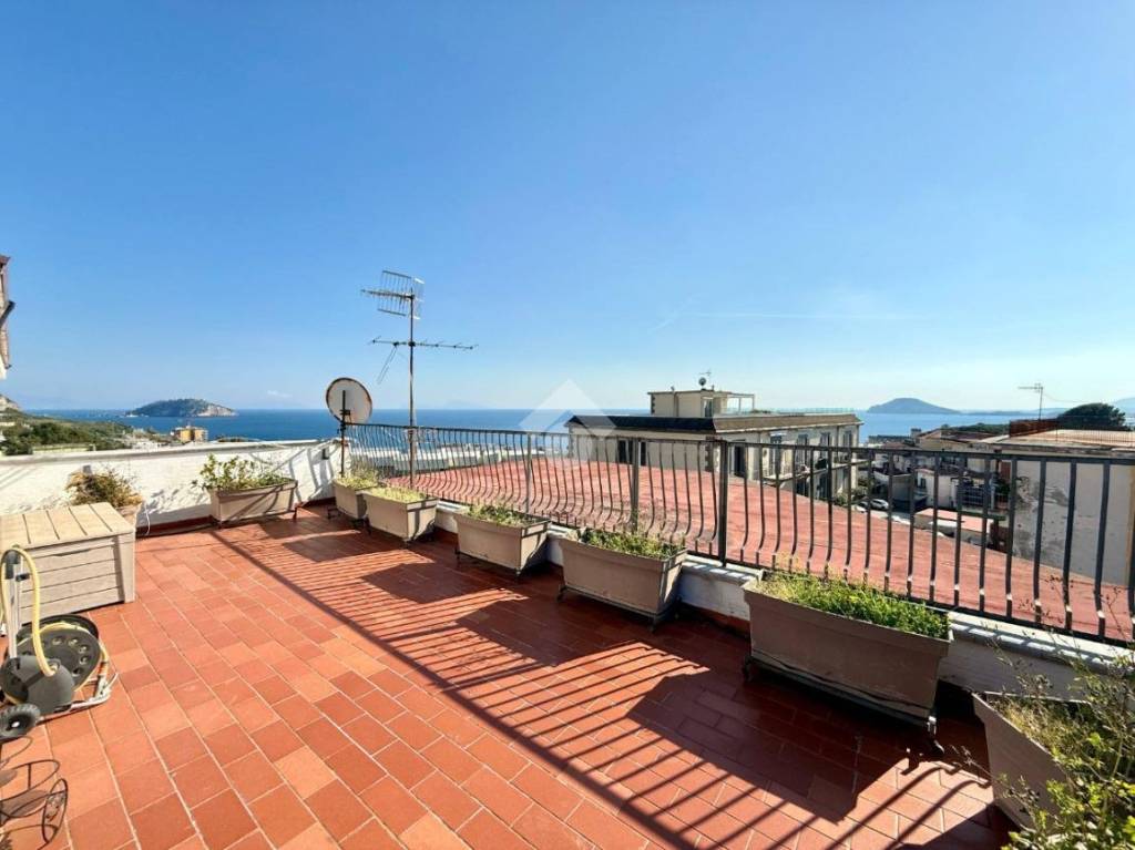 appartamento in vendita a Pozzuoli