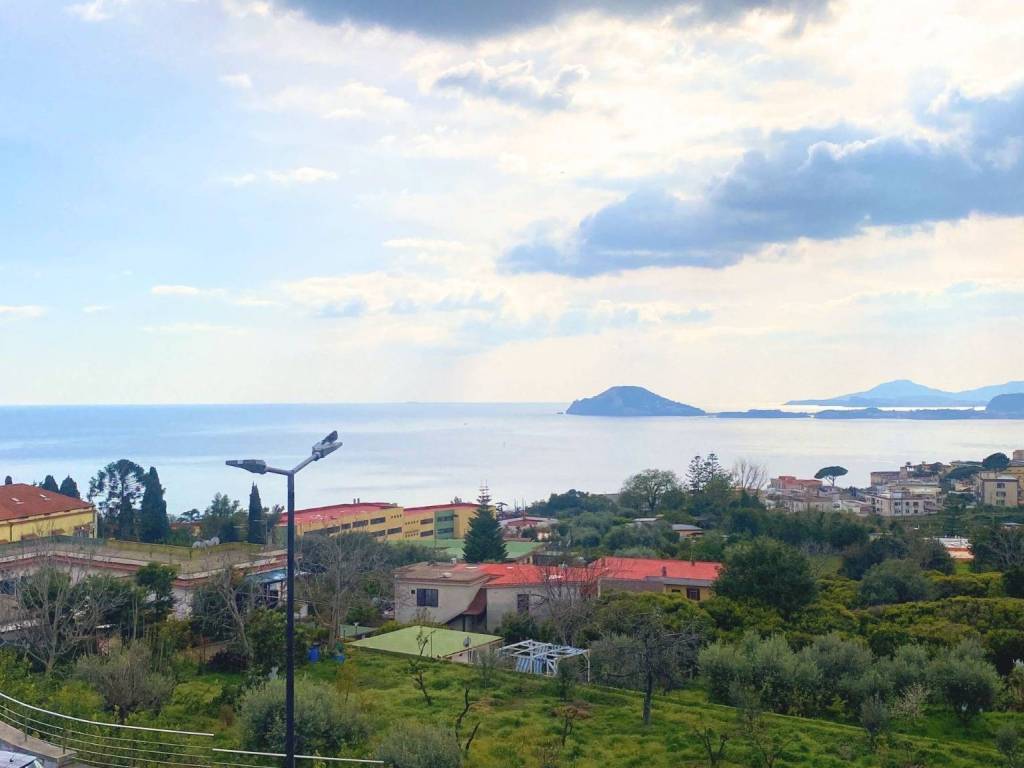 casa indipendente in vendita a Pozzuoli in zona Solfatara