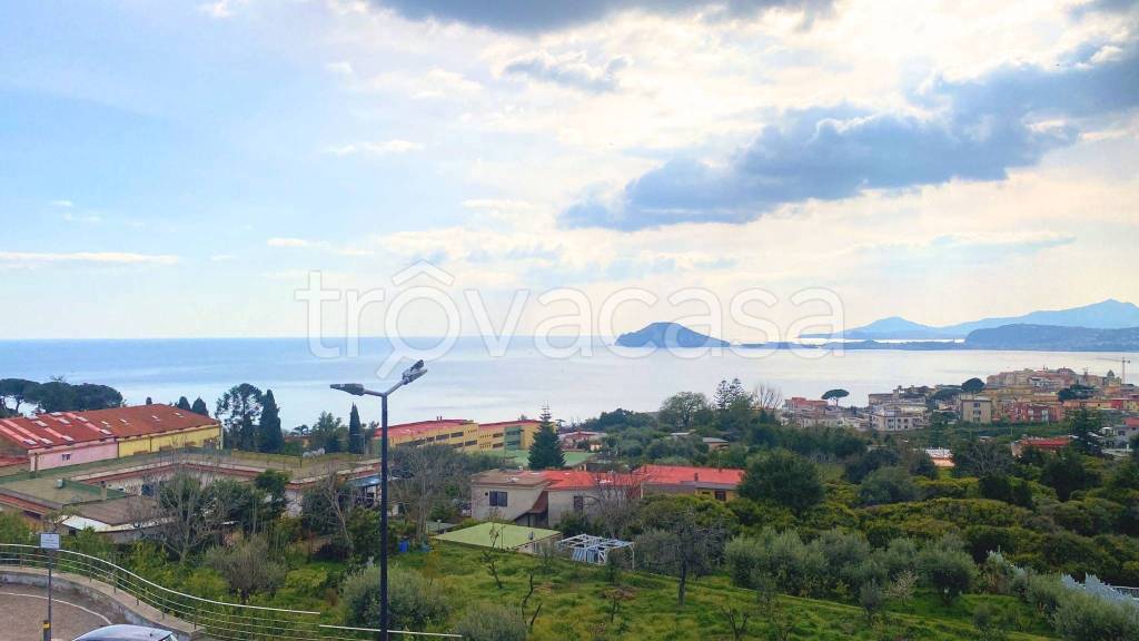 appartamento in vendita a Pozzuoli in zona Solfatara