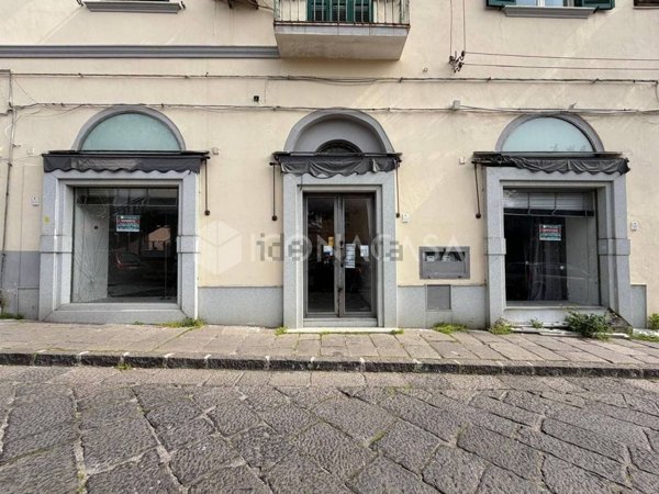 locale commerciale in vendita a Pozzuoli