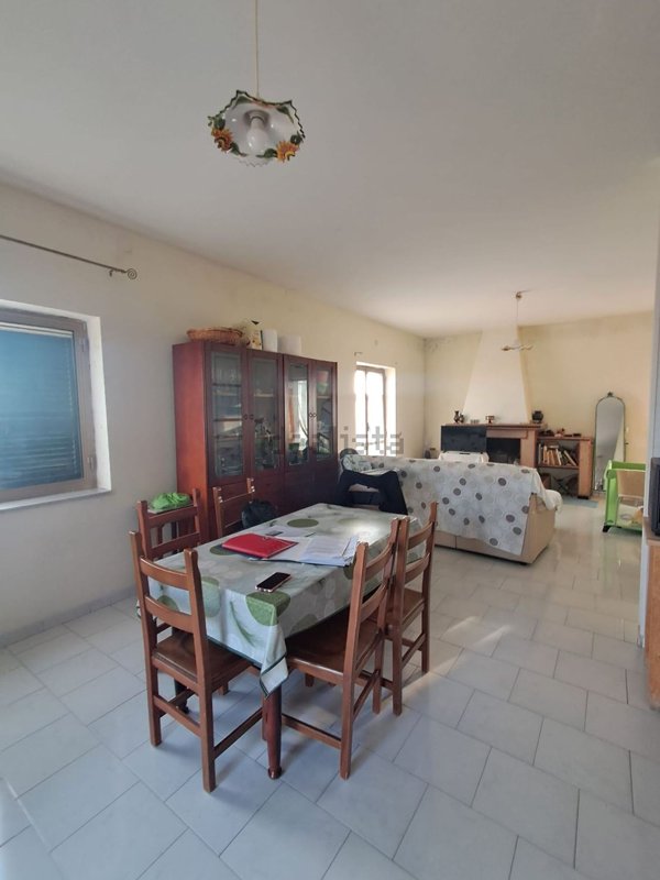 casa indipendente in vendita a Pozzuoli