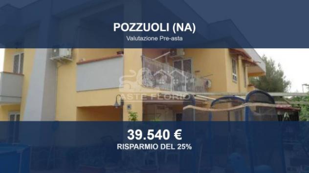 casa indipendente in vendita a Pozzuoli in zona Licola Lido