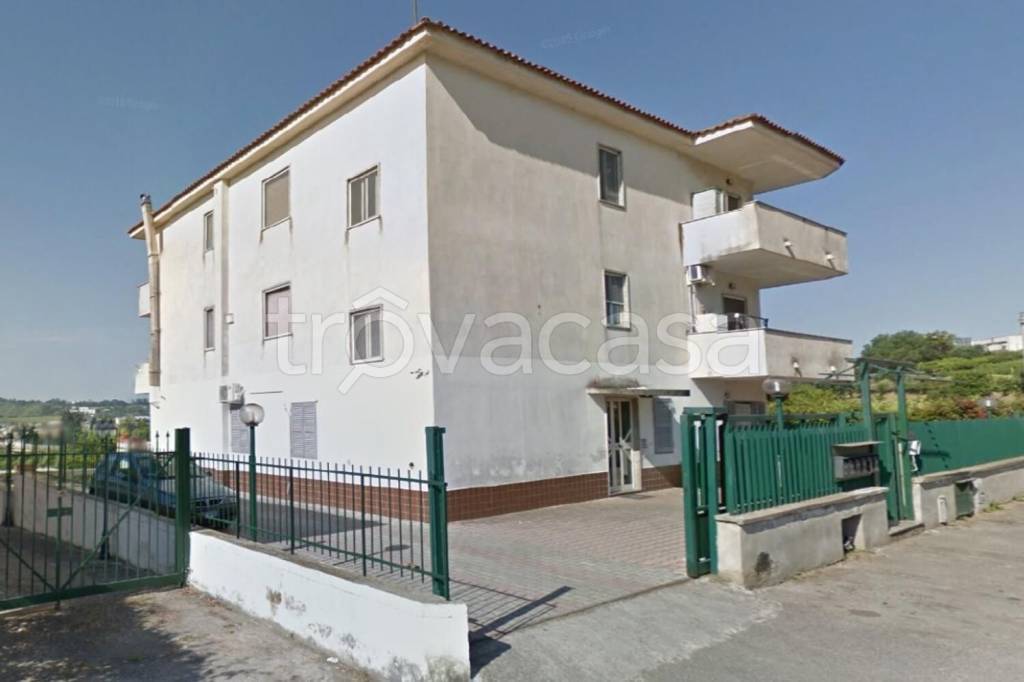 casa indipendente in vendita a Pozzuoli in zona Monterusciello
