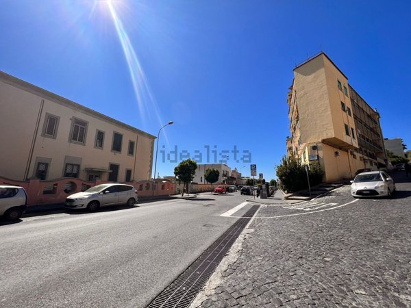 locale commerciale in vendita a Pozzuoli in zona Arco Felice